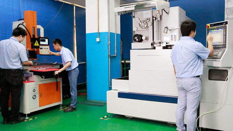 大型吹塑模具：揭秘其制造工艺与关键因素**