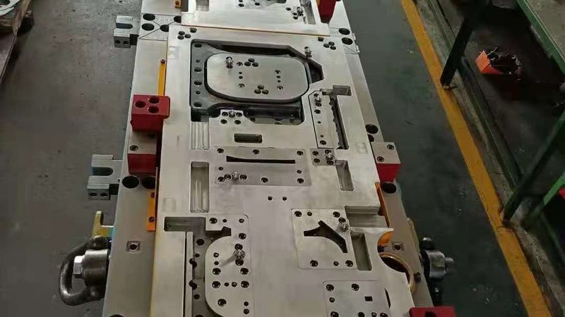 精密模具定制设计：揭秘影响价格的关键因素